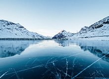 开云网页版-神了！圣克莱尔跃身指尖扑出对手近距离头球
