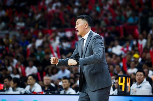 开云登录-沃特斯首秀征服杜锋 周琦何时归来仍无定论