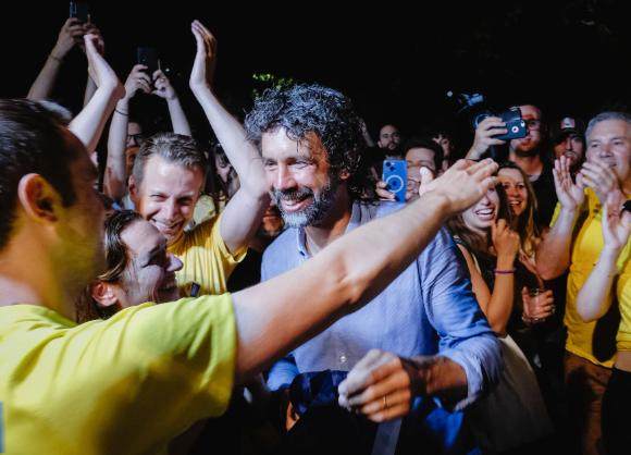 开云服务-【揭秘】热爱政治的托马西，如何在维罗纳当选市长？